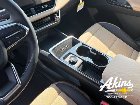 New 2026 Chevrolet Equinox ACTIV w/ Convenience Package III FWD image 8