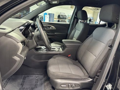 Used 2023 Chevrolet Traverse LT AWD/4WD image 9