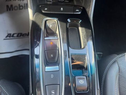 Certified 2022 Chevrolet Bolt LT w/ Infotainment Package FWD image 18