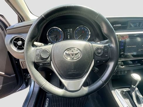 Used 2019 Toyota Corolla XSE FWD image 11