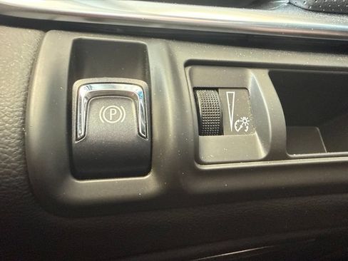 Used 2014 Cadillac XTS Luxury FWD image 14
