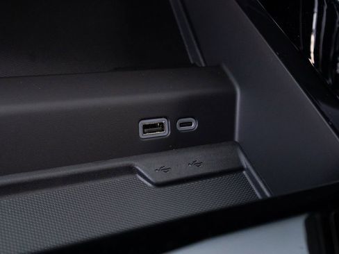 New 2025 Chevrolet Suburban LS image 20