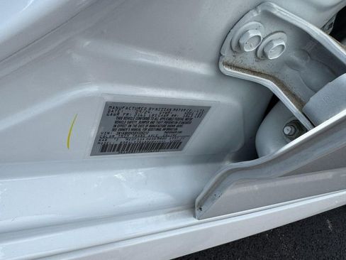 Used 2025 Nissan Sentra SR w/ SR Premium Package FWD image 24