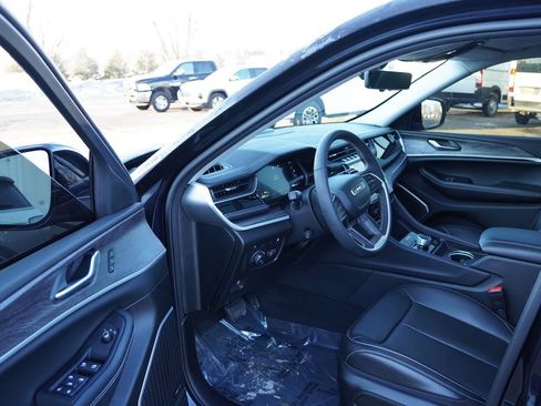 Used 2023 Jeep Grand Cherokee 30th Anniversary image 15