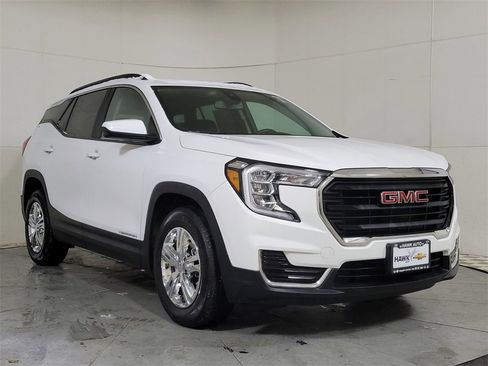 Used 2023 GMC Terrain SLE w/ Driver Convenience Package image 11
