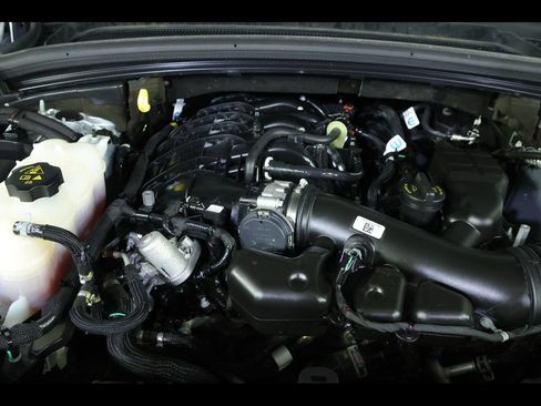 Used 2023 Jeep Grand Cherokee Limited AWD/4WD image 21