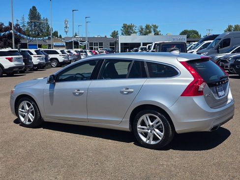 Used 2015 Volvo V60 T5 Premier FWD image 30