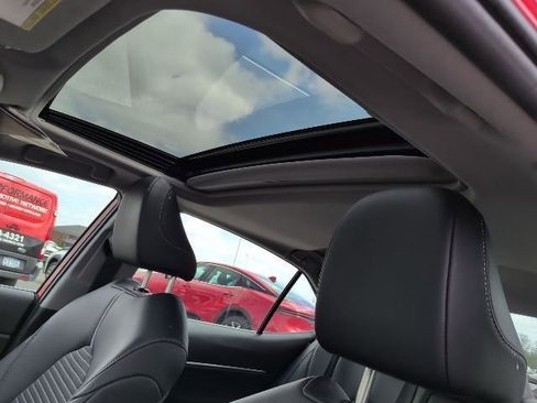 Used 2022 Toyota Camry SE w/ Convenience Package FWD image 3