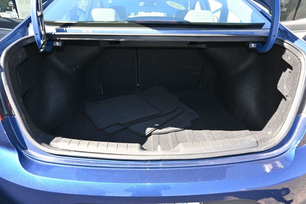 Used 2020 Hyundai Elantra SE FWD image 15