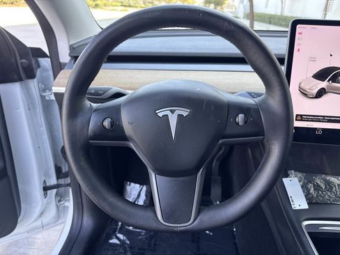 Used 2021 Tesla Model Y Long Range AWD/4WD image 20