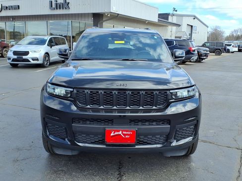 Used 2025 Jeep Grand Cherokee L Laredo image 9