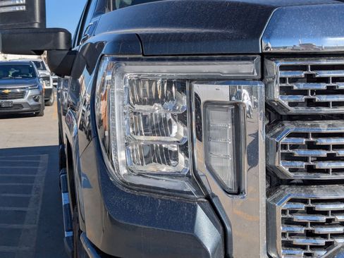 Used 2020 GMC Sierra 2500 Denali w/ Denali Ultimate Package image 11