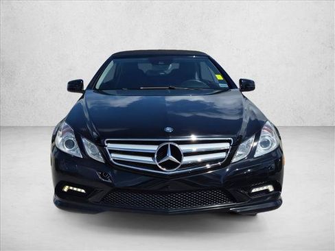 Used 2011 Mercedes-Benz E 550 Cabriolet image 2