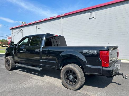 Used 2022 Ford F250 XLT w/ Black Appearance Package AWD/4WD image 6