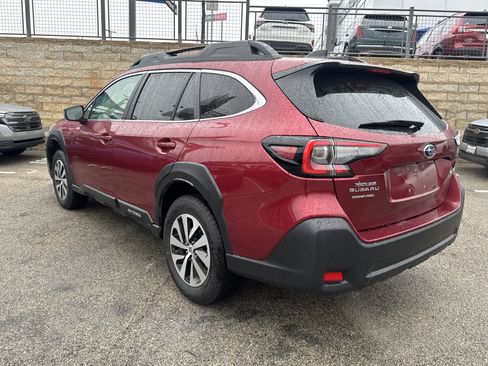 Certified 2025 Subaru Outback Premium image 5