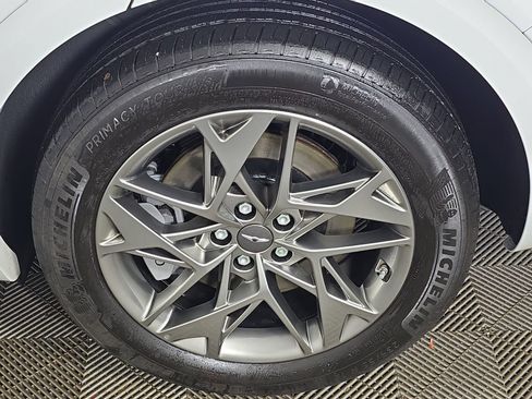 Used 2025 Genesis GV70 2.5T AWD/4WD image 17