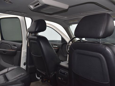 Used 2010 Chevrolet Suburban LTZ image 30