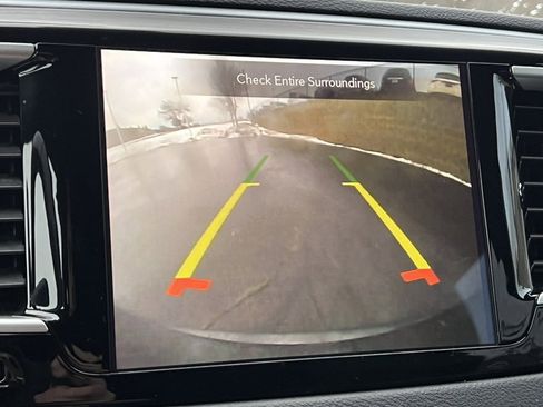 Used 2020 Chrysler Pacifica Touring-L Plus image 27