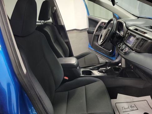 Used 2017 Toyota RAV4 LE image 21