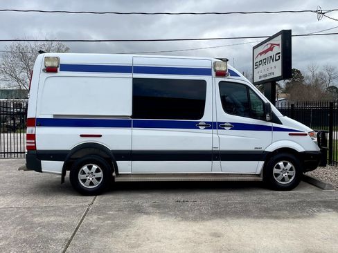 Used 2012 Mercedes-Benz Sprinter 2500 image 6
