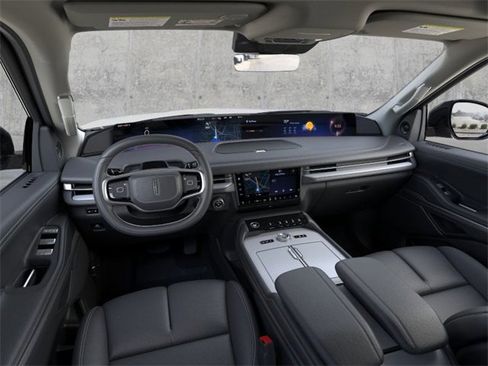New 2025 Lincoln Navigator Reserve image 9