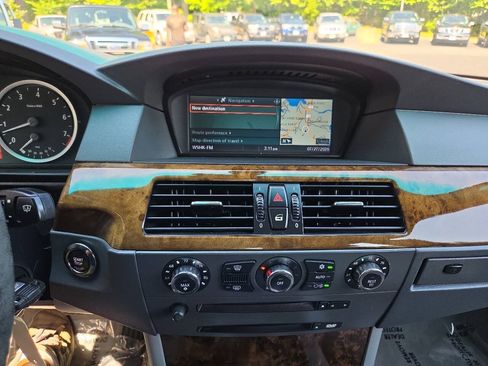 Used 2006 BMW 530xi Sedan AWD/4WD image 14