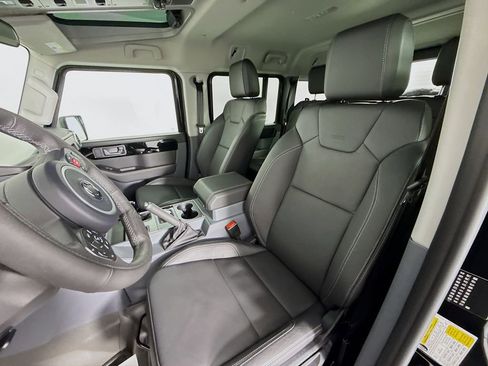 Used 2024 INEOS Grenadier Fieldmaster Edition image 19