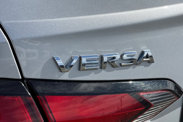 Used 2025 Nissan Versa SV FWD image 34