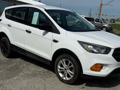 Used 2019 Ford Escape S image 3