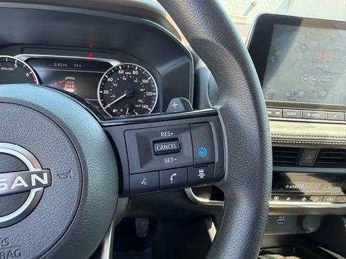 Used 2023 Nissan Rogue SV AWD/4WD image 19