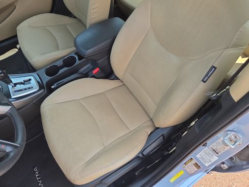 Used 2012 Hyundai Elantra Limited FWD image 13