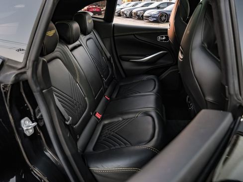 Used 2021 Aston Martin DBX image 37