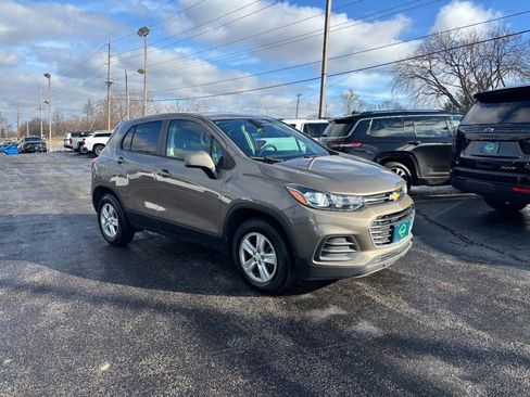 Certified 2021 Chevrolet Trax LS w/ Tint and Cruise Package image 7