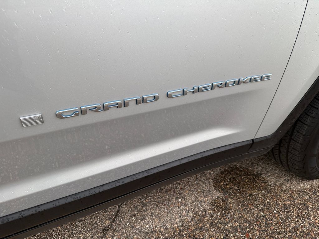 Used 2024 Jeep Grand Cherokee Limited 4xe AWD/4WD image 36