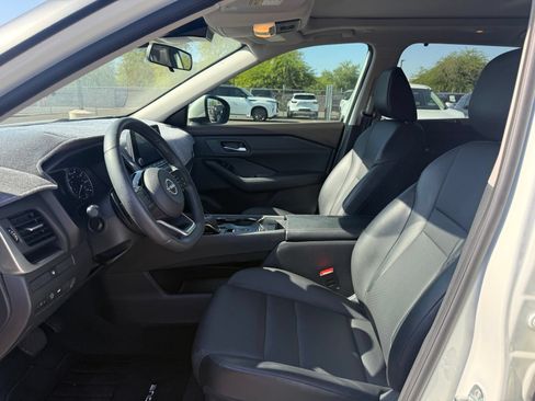 Certified 2023 Nissan Rogue SV w/ SV Premium B Package FWD image 13
