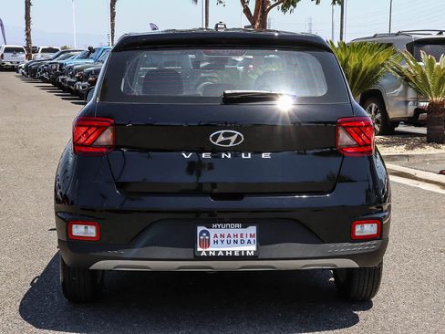 New 2026 Hyundai Venue SE FWD image 8