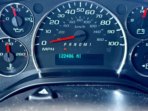 Used 2021 Chevrolet Express 2500 image 26