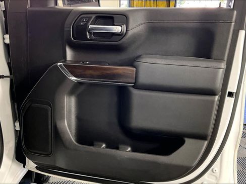 Used 2020 GMC Sierra 1500 SLT image 29
