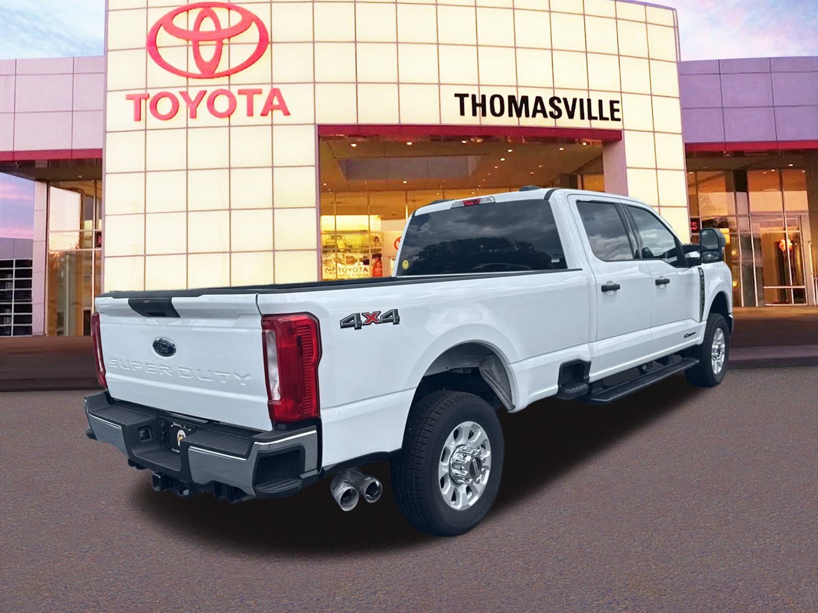 Used 2024 Ford F350 XLT AWD/4WD image 5