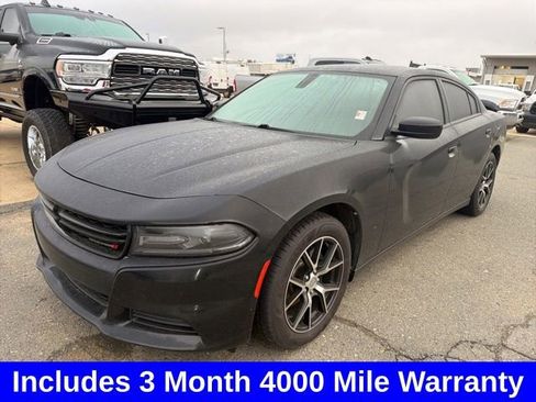 Used 2019 Dodge Charger SXT image 1
