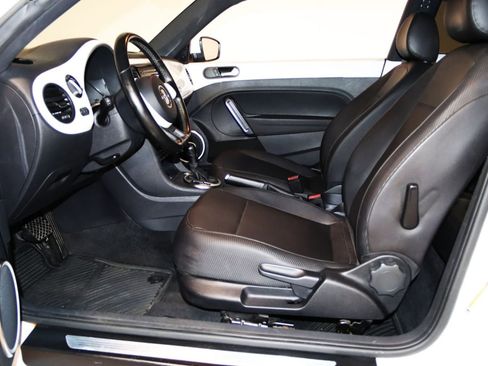 Used 2012 Volkswagen Beetle 2.5 FWD image 30
