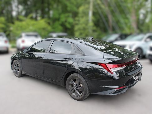 Used 2022 Hyundai Elantra SEL FWD image 7