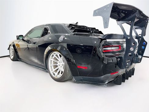Used 2023 Dodge Challenger R/T Scat Pack RWD image 2