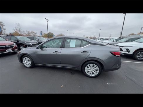 Used 2023 Nissan Sentra S image 5