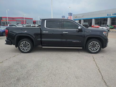 Used 2024 GMC Sierra 1500 Denali Ultimate AWD/4WD image 9