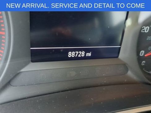 Used 2021 Chevrolet TrailBlazer LS FWD image 2