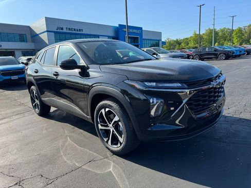 New 2026 Chevrolet Trax RS FWD image 2