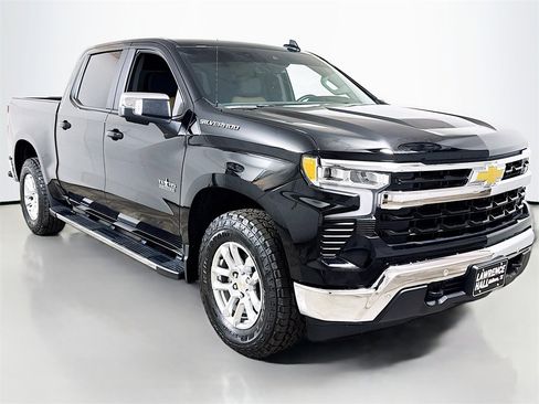 Used 2026 Chevrolet Silverado 1500 LT w/ Safety Package image 3