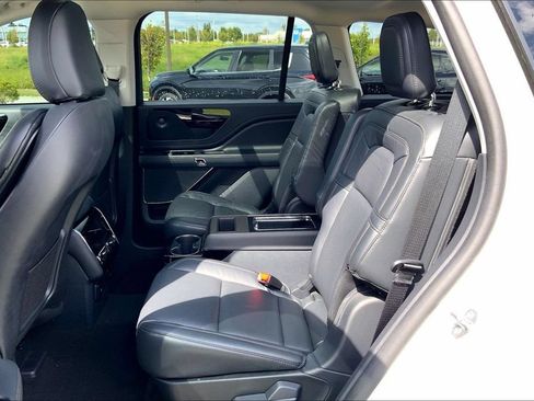 Used 2025 Lincoln Aviator Reserve w/ Jet Appearance Package AWD/4WD image 11