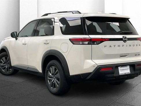 Certified 2024 Nissan Pathfinder SV image 7